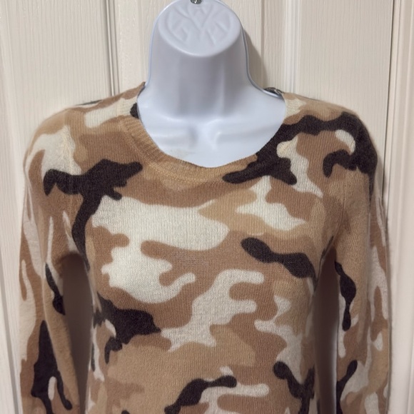 OATS CASHMERE Kendra Camo Sweater - Picture 2 of 6